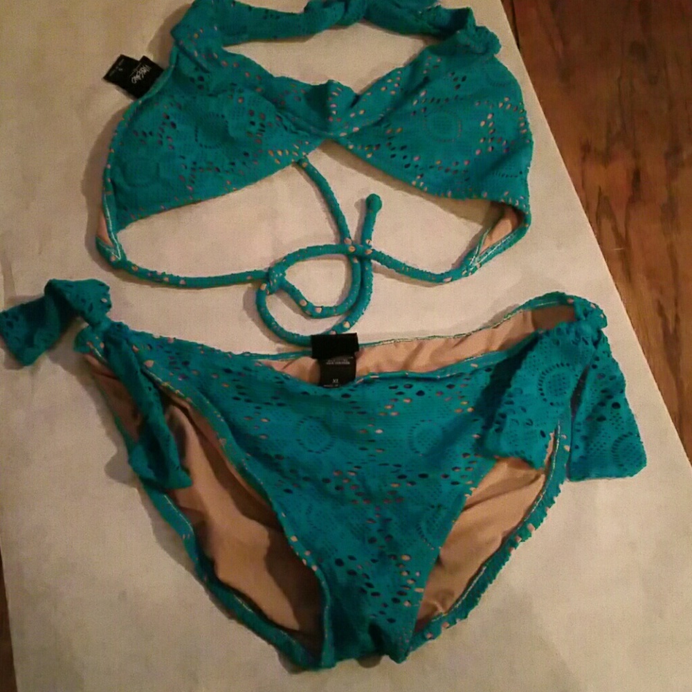 Women's swim suit